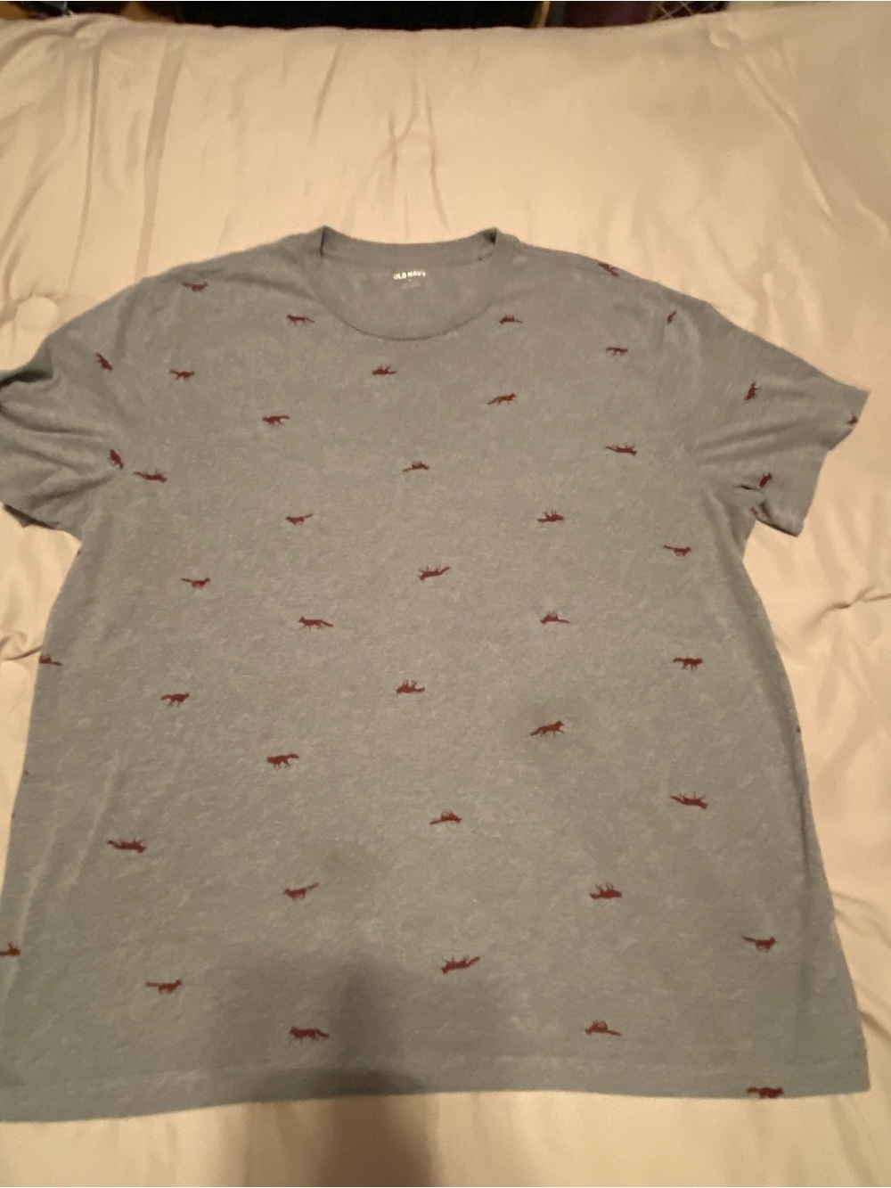 Old Navy Light Gray Short-Sleeve Tee with Burgundy Fox Motifs